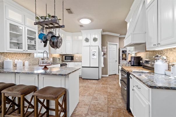 Interior, Kitchen, Pendant Lights, Stainless Steel Appliances
