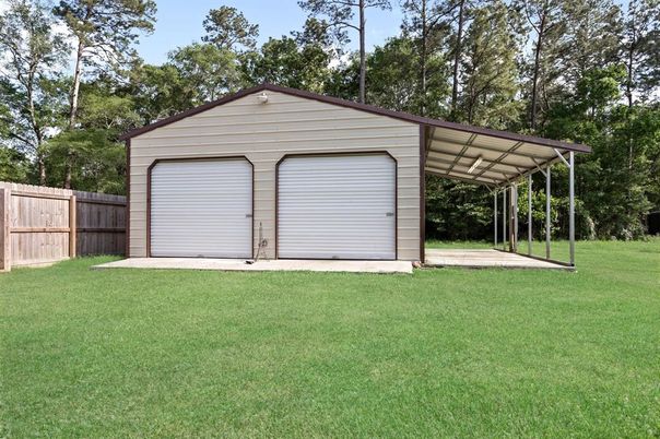 Backyard, Detached Garage, Exterior