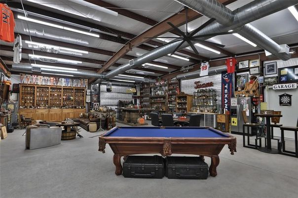 Billiard Table, Game Room, Interior