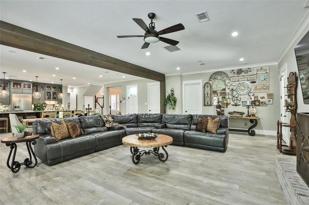 Interior, Living room, Pendant Lights, Recessed Lighting, Wood Texture Flooring