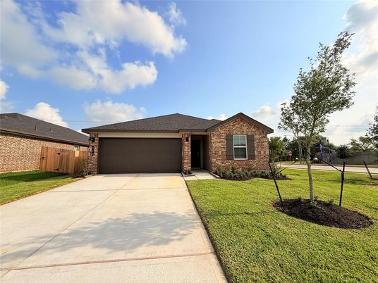 Attached, Exterior, Facade, Brick Facade, Ranch