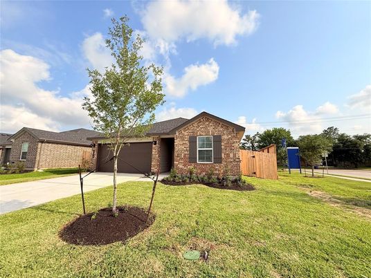 Attached, Backyard, Exterior, Facade, Brick Facade, Ranch