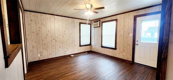Empty room, Interior, Wood Texture Flooring, Wooden Walls