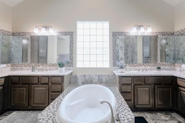 Bathroom, Dual Sink Vanities, Interior