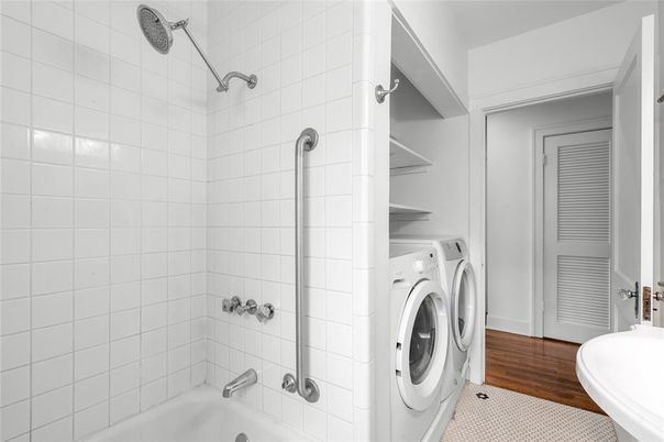 Interior, Washer, Wood Texture Flooring