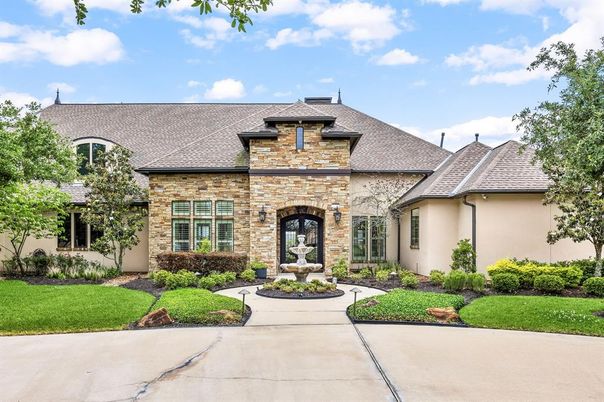 Exterior, Facade, Brick Facade, French Provincial