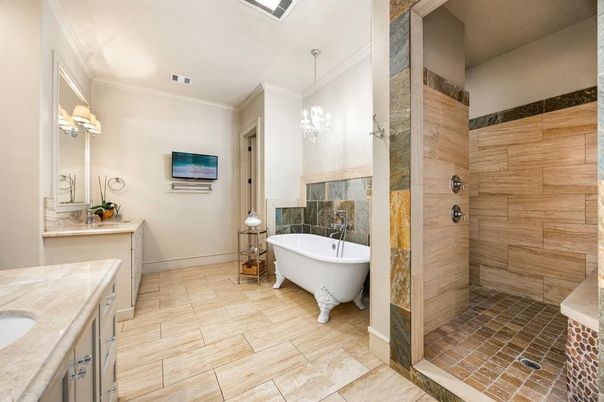 Bathroom, Chandelier, Dual Sink Vanities, Free Standing Baths, Interior, Pendant Lights