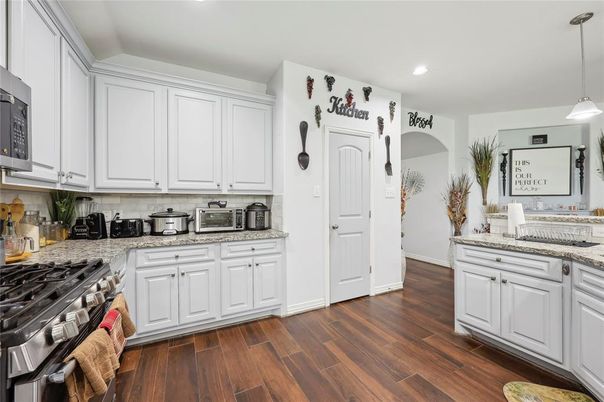 Interior, Kitchen, Pendant Lights, Recessed Lighting, Wood Texture Flooring