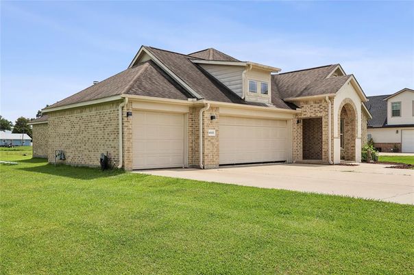 Attached, Exterior, Facade, Brick Facade, Brick Traditional