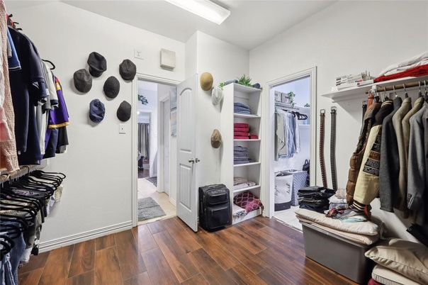 Interior, Walk-in Closets, Wood Texture Flooring