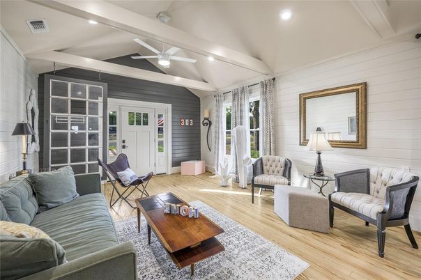 Interior, Living room, Recessed Lighting, Wood Texture Flooring