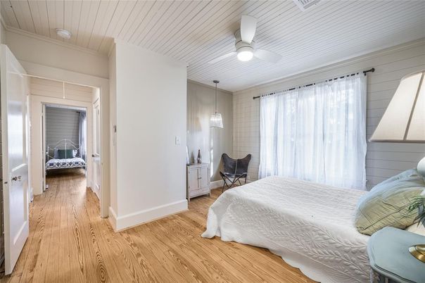 Bedroom, Interior, Pendant Lights, Wood Texture Flooring
