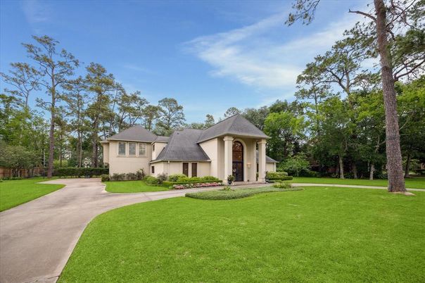 Backyard, Exterior, Facade, French Provincial