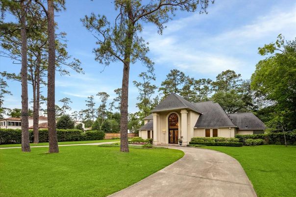 Backyard, Exterior, Facade, French Provincial