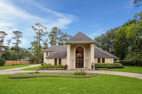 Backyard, Exterior, Facade, French Provincial