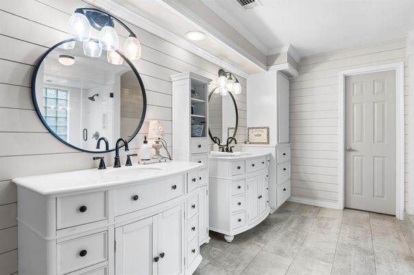 Bathroom, Dual Sink Vanities, Interior, Recessed Lighting