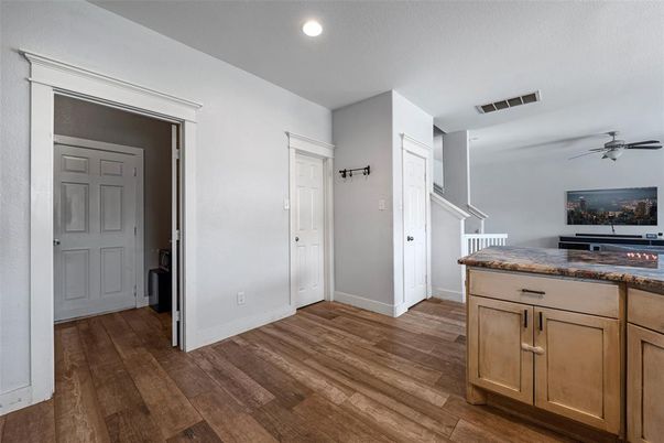 Interior, Recessed Lighting, Wood Texture Flooring