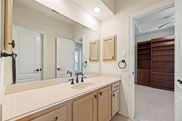 Bathroom, Dual Sink Vanities, Interior, Recessed Lighting