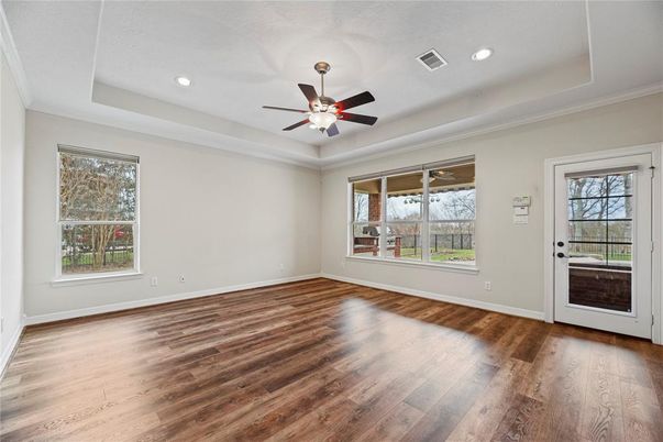 Empty room, Interior, Recessed Lighting, Wood Texture Flooring