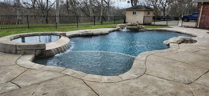 Exterior, Pool