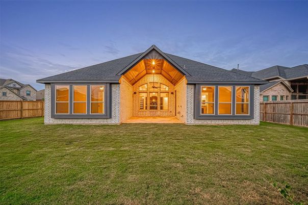 Backyard, Exterior, Facade, Ranch
