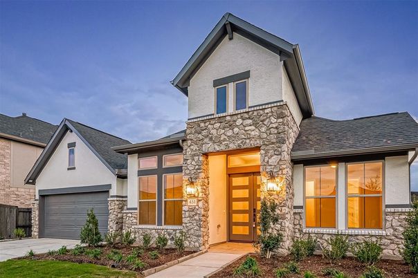 Attached, Exterior, Facade, Farmhouse