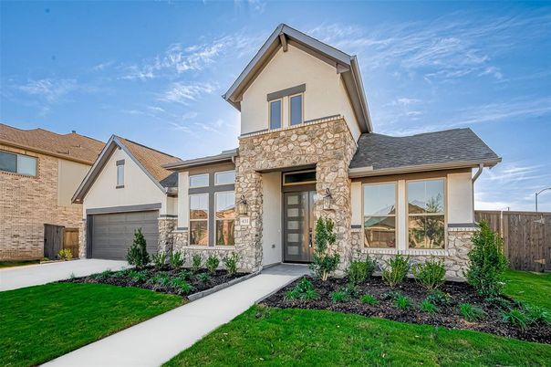 Attached, Exterior, Facade, Brick Traditional