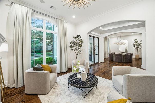 Dining room, Interior, Living room, Pendant Lights, Recessed Lighting, Wood Texture Flooring