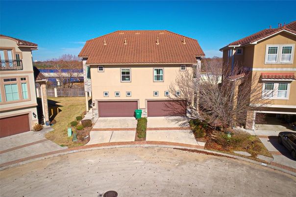 Attached, Exterior, Facade, Mediterranean