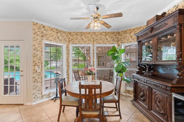 Dining room, Interior