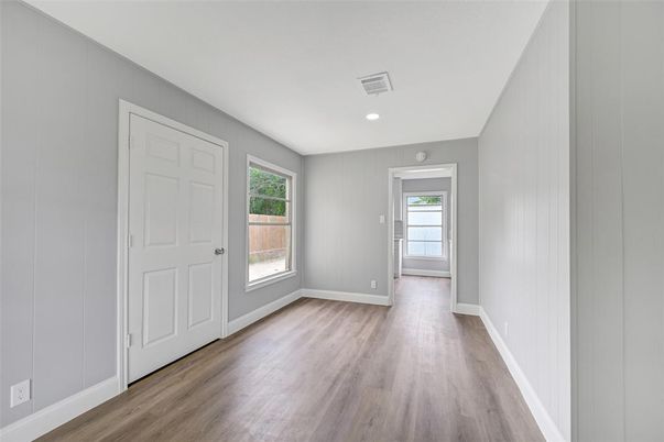 Empty room, Interior, Recessed Lighting, Wood Texture Flooring