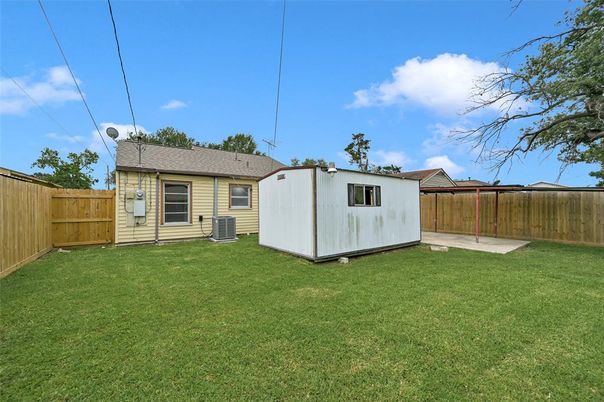 Backyard, Exterior