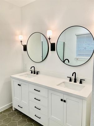 Bathroom, Dual Sink Vanities, Interior