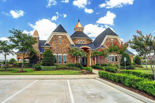 Exterior, Facade, Brick Facade, Queen Anne Victorian