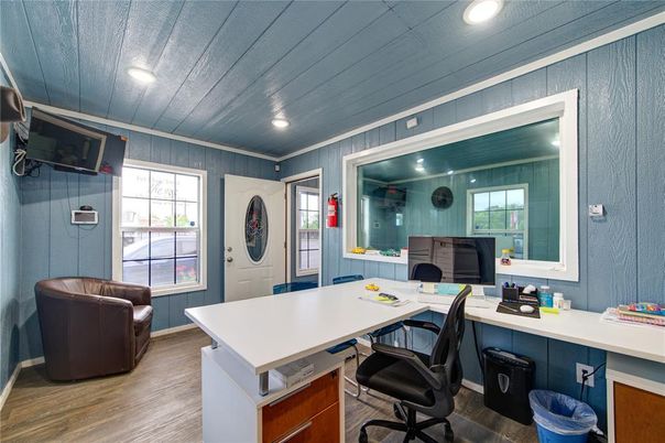 Home Office, Interior, Recessed Lighting, Wood Texture Flooring
