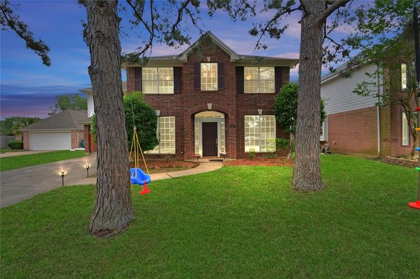 Backyard, Detached Garage, Exterior, Facade, Brick Facade, Georgian