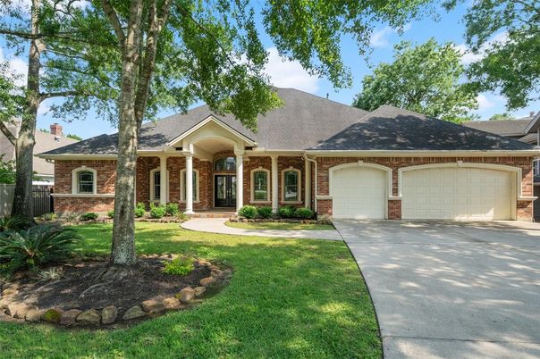 Attached, Exterior, Facade, Brick Facade, Ranch