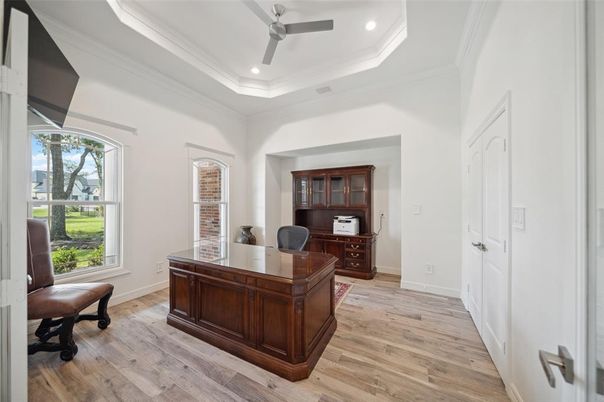 Home Office, Interior, Recessed Lighting, Wood Texture Flooring