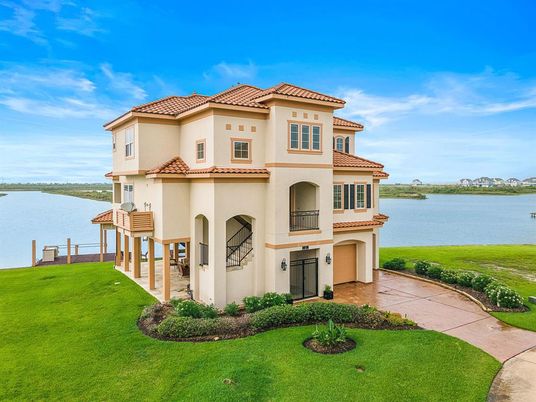 Exterior, Facade, Water, Mediterranean