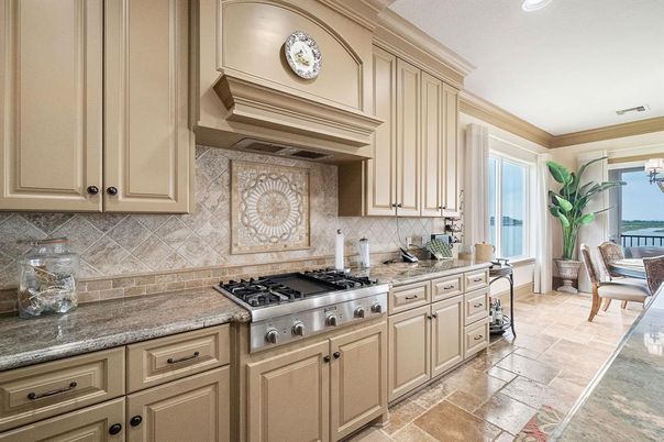 Interior, Kitchen, Recessed Lighting, Water
