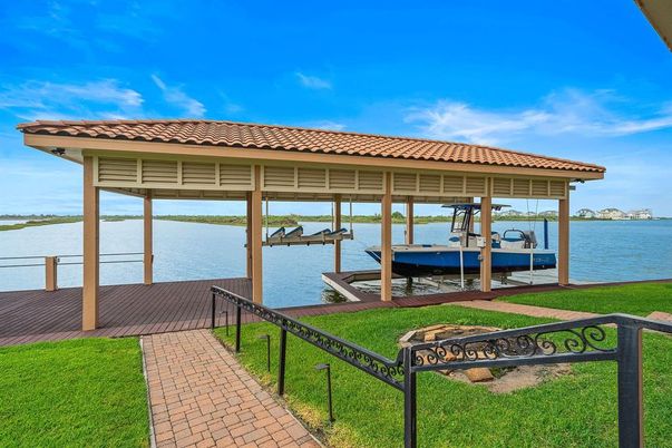Exterior, Water
