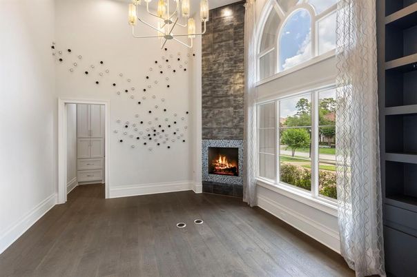 Chandelier, Fireplace, Interior, Wood Texture Flooring