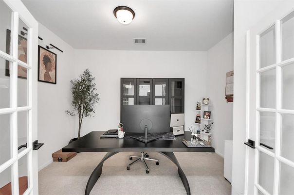 Home Office, Interior