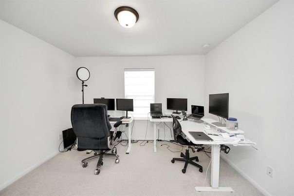 Home Office, Interior