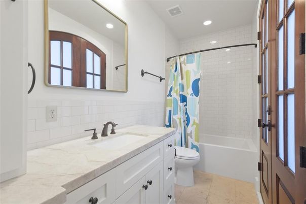 Bathroom, Interior, Recessed Lighting