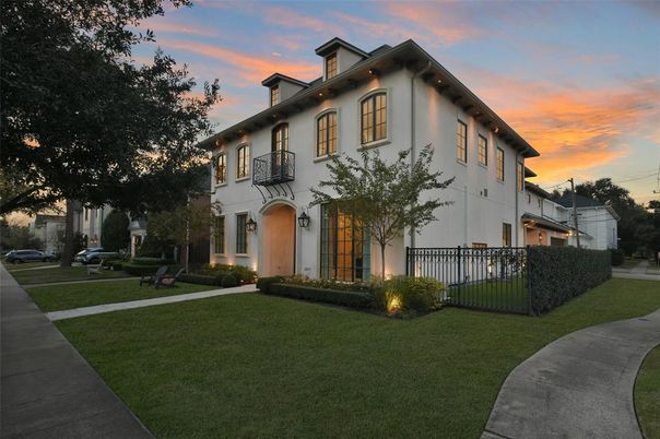 Backyard, Exterior, Facade, French Provincial