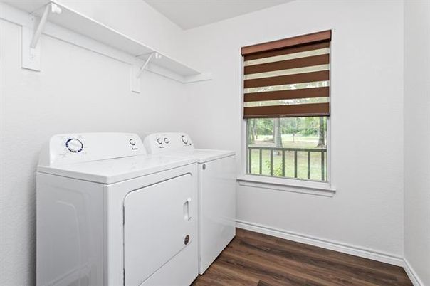 Interior, Washer, Wood Texture Flooring