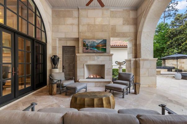 Exterior, Fireplace, Living room