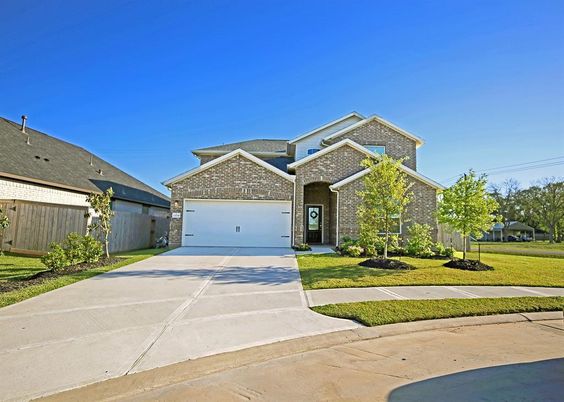 Attached, Exterior, Facade, Brick Facade, Brick Traditional