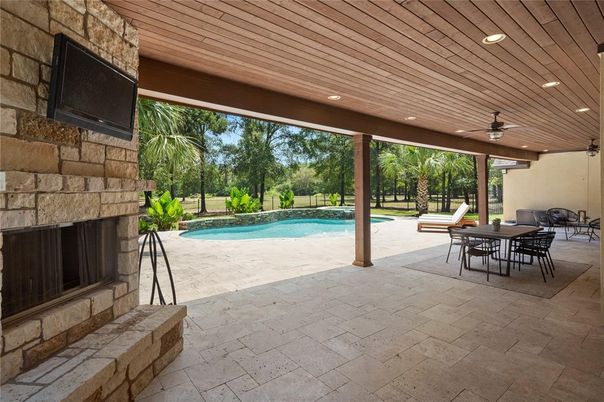 Exterior, Fireplace, Pool